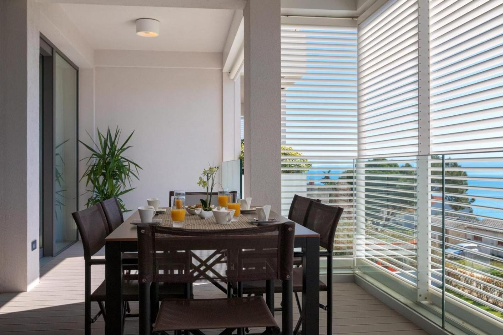 Gray Pearl - Luxury With Pool Apartmán
